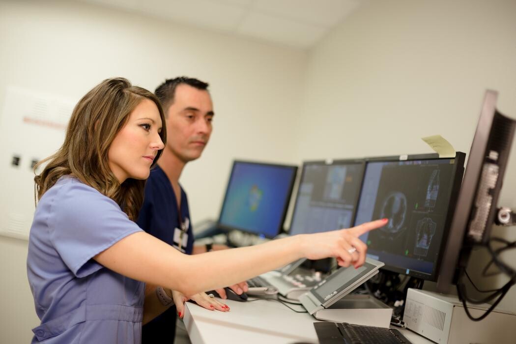 Images Kanza Abbas, MD