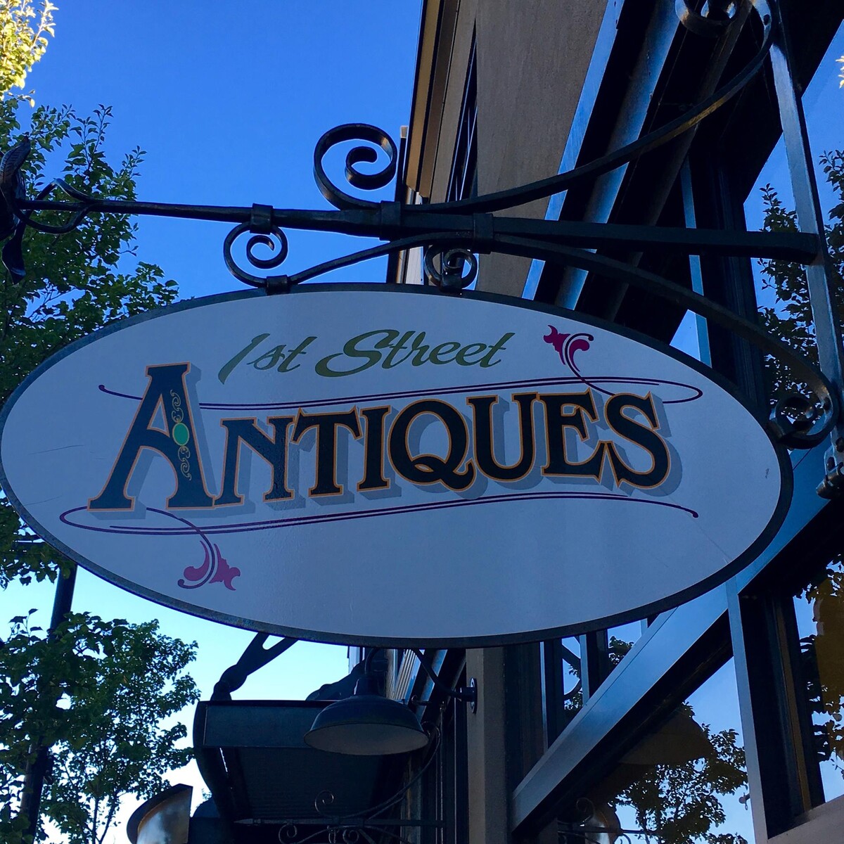 Images 1st Street Antiques