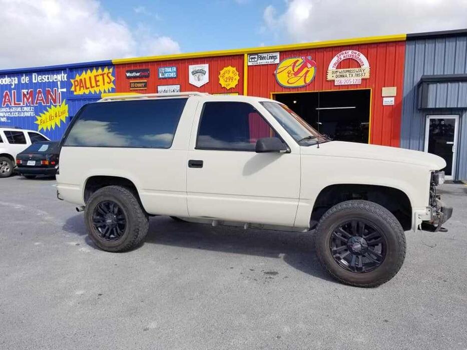 Images A&A Spray On & Truck Accessories