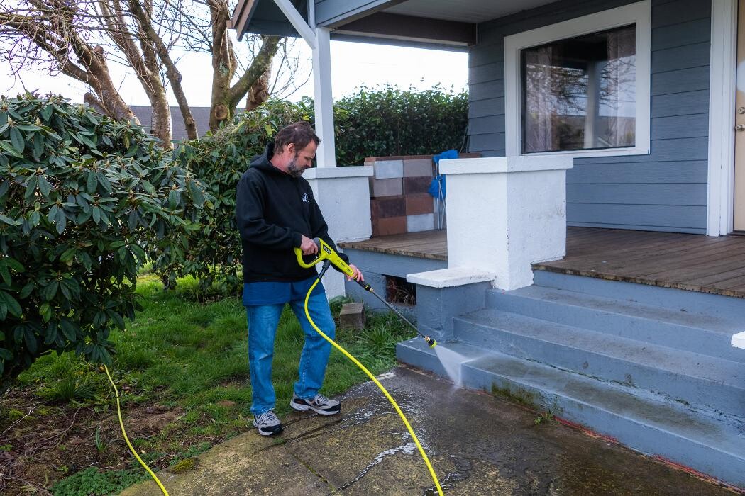 Images Bizy Bee Maintenance