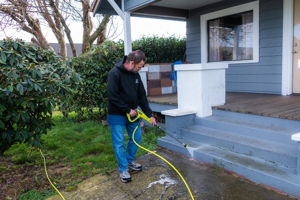 Images Bizy Bee Maintenance