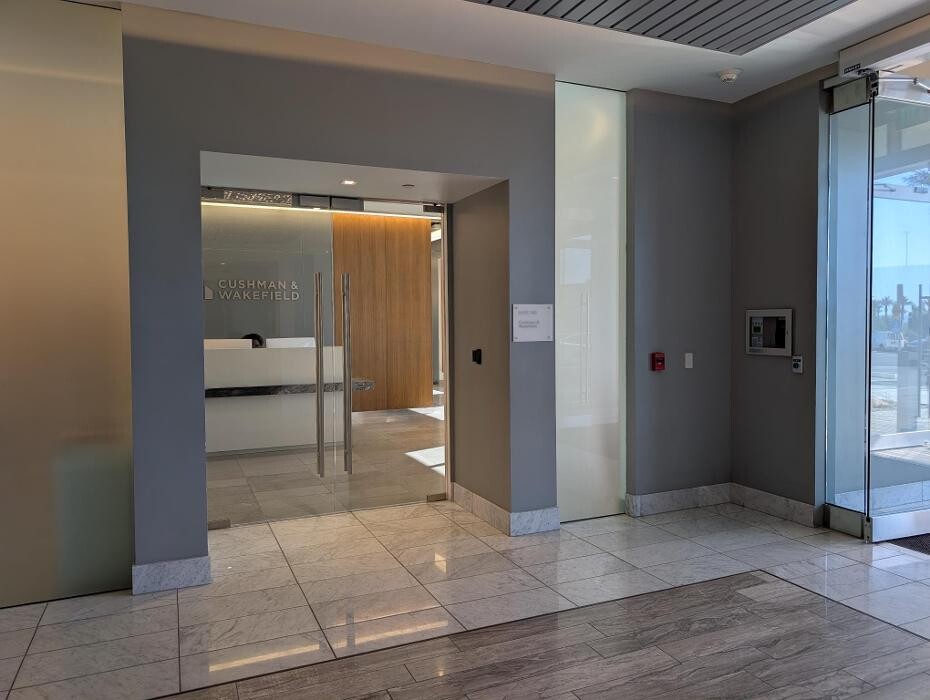 Images Cushman & Wakefield - Commercial Real Estate Services