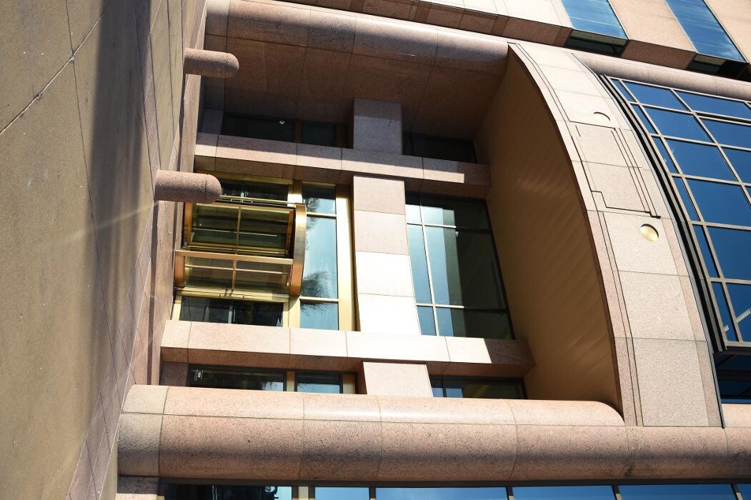 Images Cushman & Wakefield - Commercial Real Estate Services