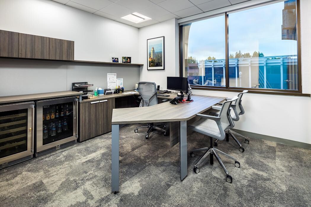 Images Cushman & Wakefield - Commercial Real Estate Services