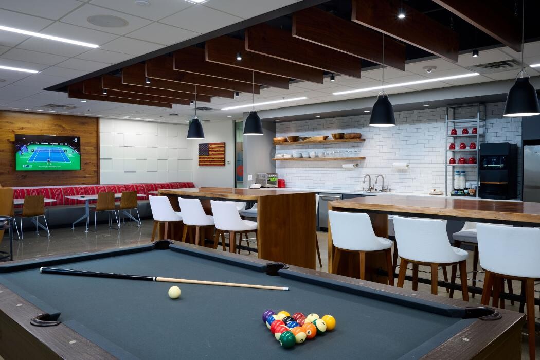 Images Cushman & Wakefield - Commercial Real Estate Services