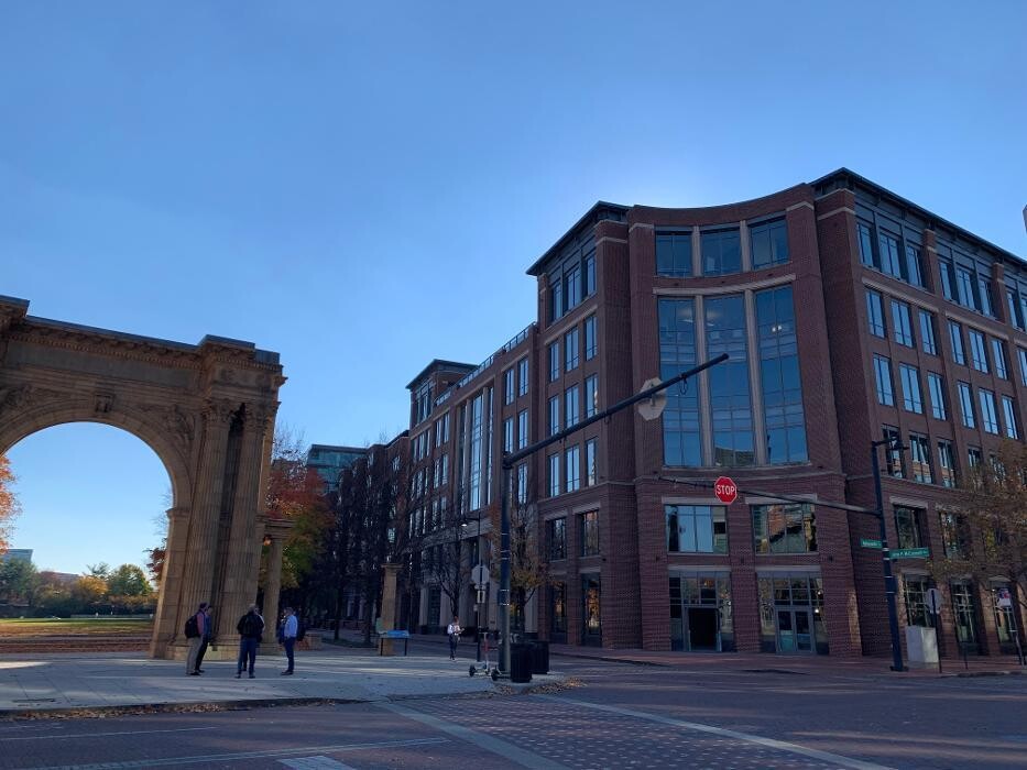 Images Cushman & Wakefield - Commercial Real Estate Services