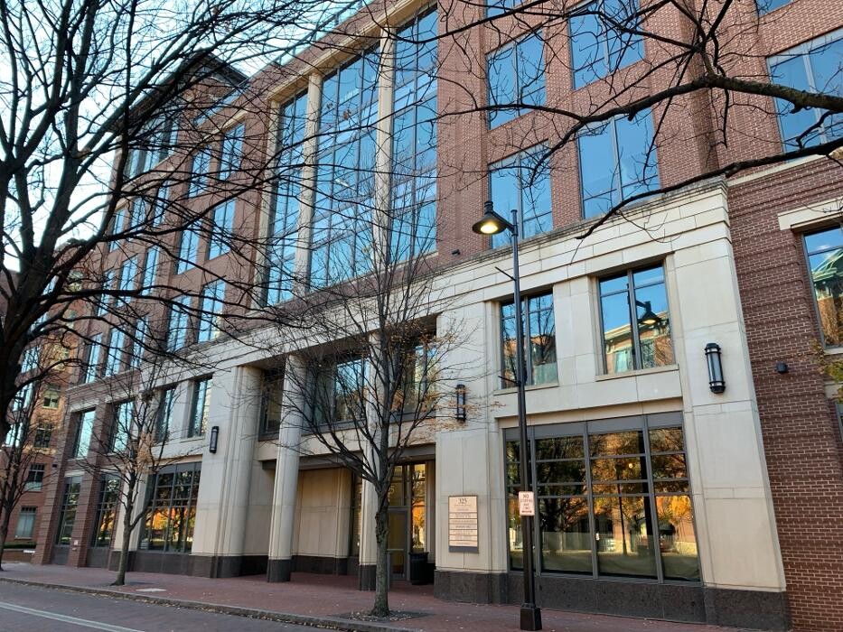 Images Cushman & Wakefield - Commercial Real Estate Services