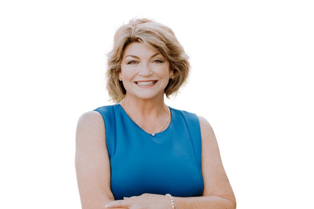 Gayle Satcher, P.A.- William Raveis Real Estate Logo