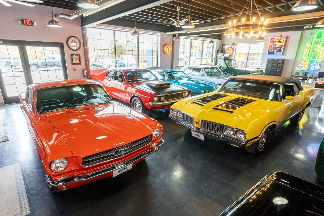 Images LaFontaine Classic Cars