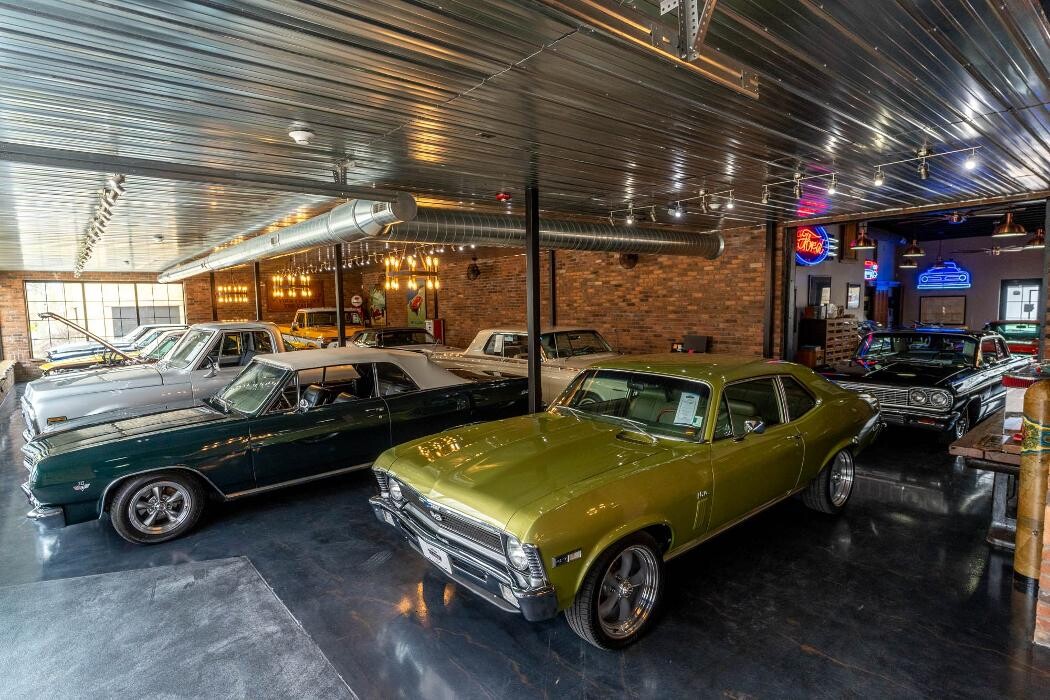 Images LaFontaine Classic Cars