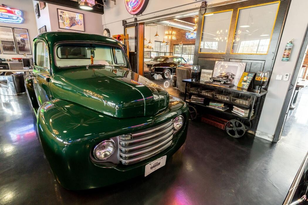 Images LaFontaine Classic Cars