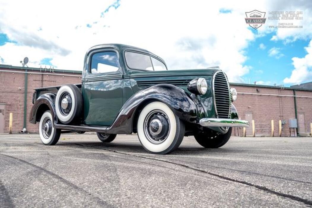 Images LaFontaine Classic Cars
