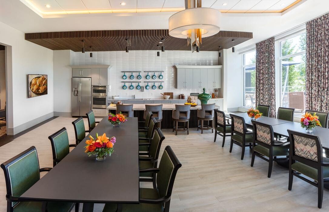 Images The Sheridan at Oak Brook