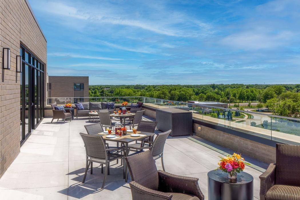 Images The Sheridan at Oak Brook