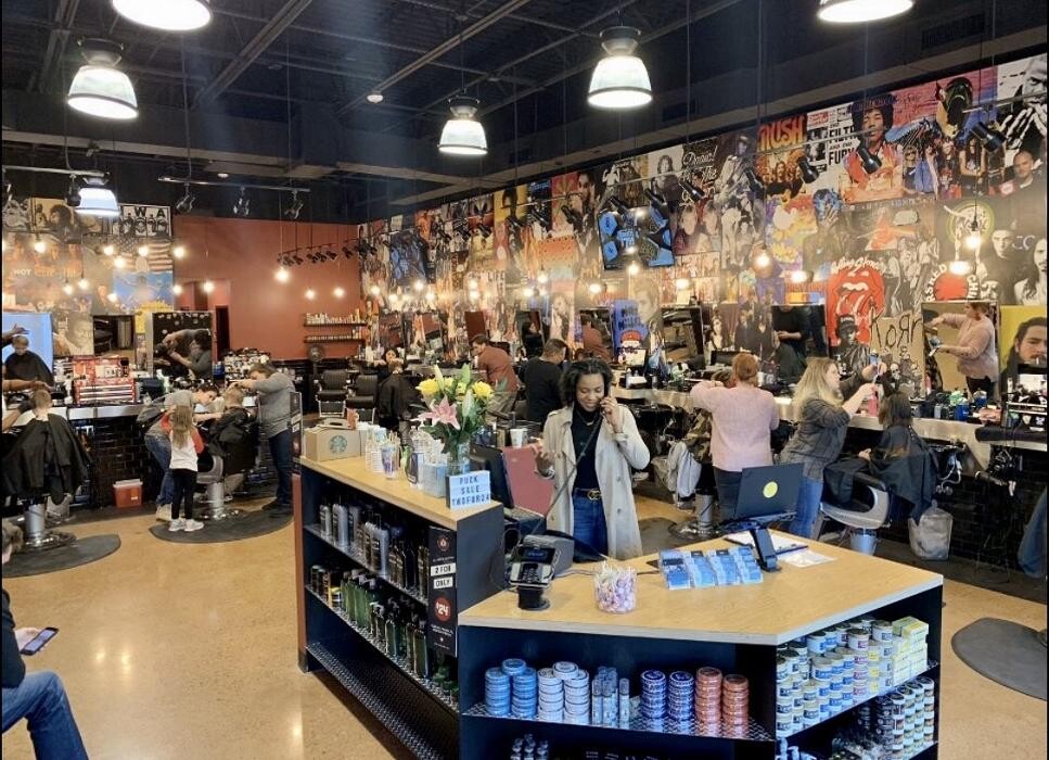 Images Floyd's 99 Barbershop