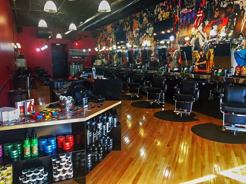 Images Floyd's 99 Barbershop