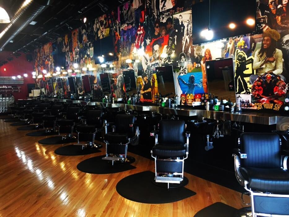 Images Floyd's 99 Barbershop