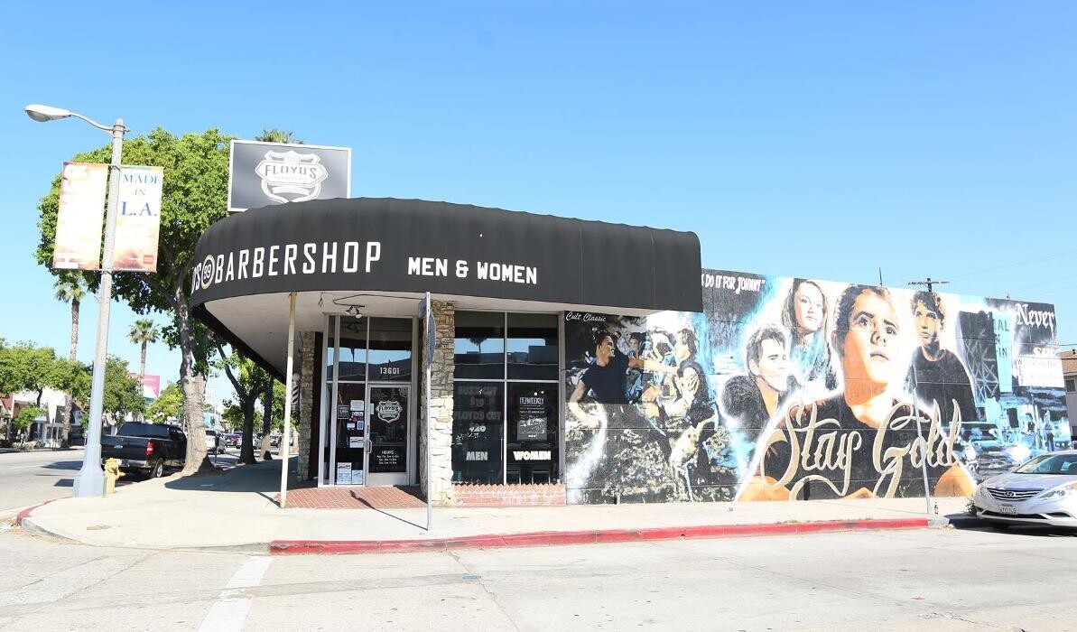 Images Floyd's 99 Barbershop
