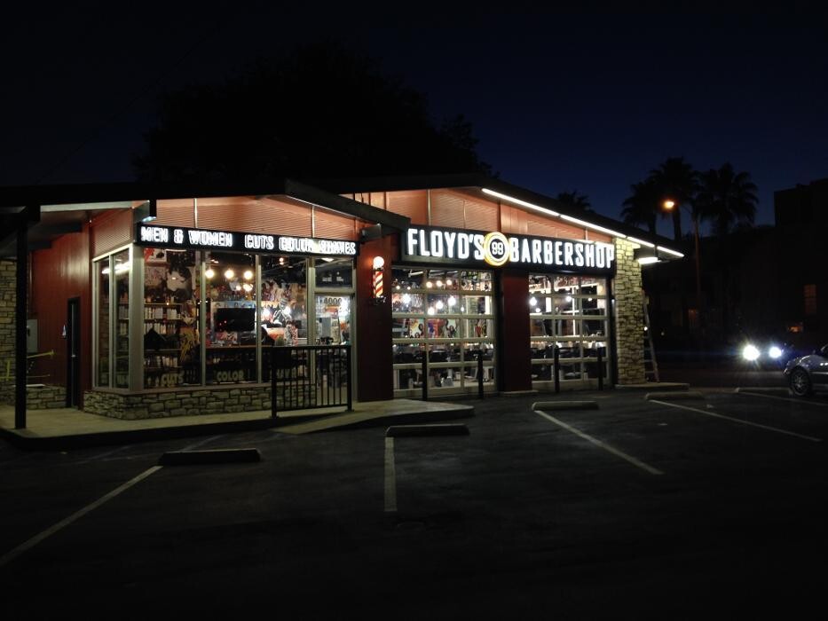 Images Floyd's 99 Barbershop