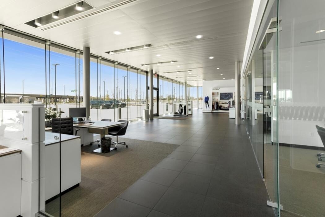 Images Porsche McKinney Service Center
