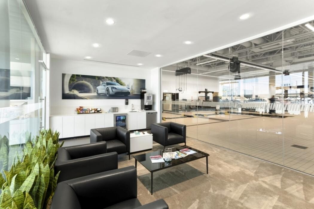 Images Porsche McKinney Service Center