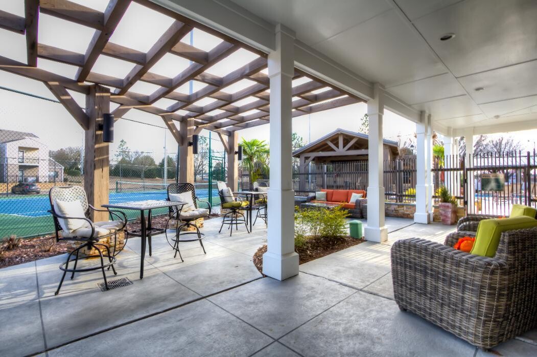 Images Highpointe At Crossgates Apartment Homes