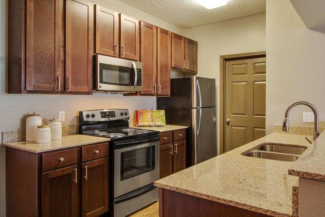Images Highpointe At Crossgates Apartment Homes