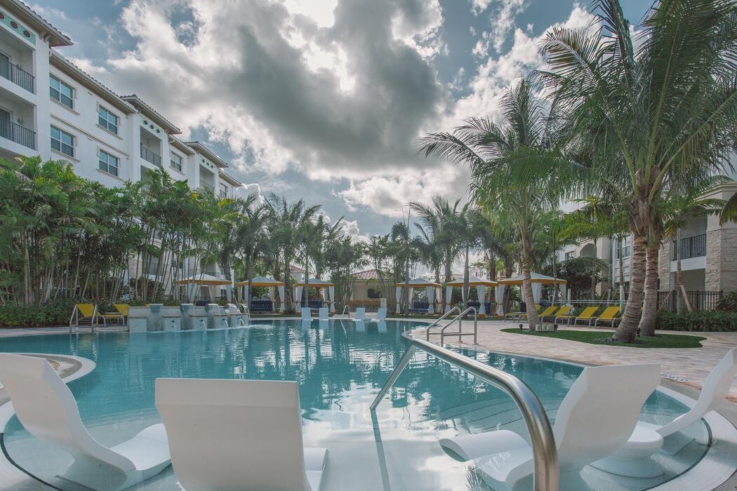 Images AMLI Sawgrass Village