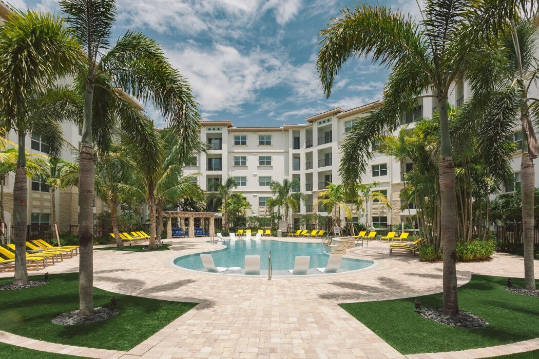 Images AMLI Sawgrass Village
