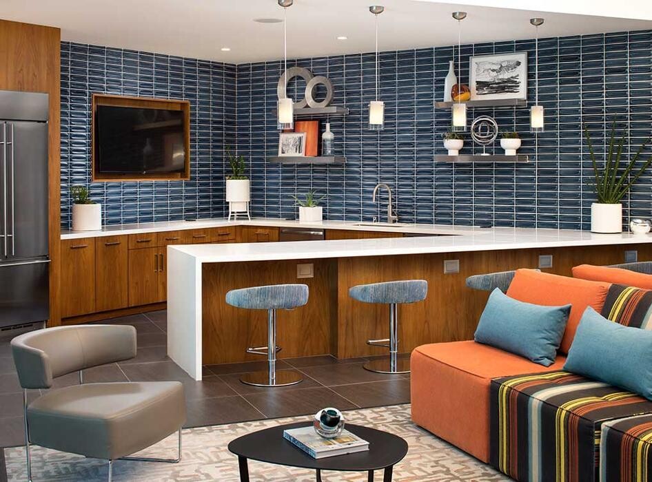 Images AMLI Uptown Orange