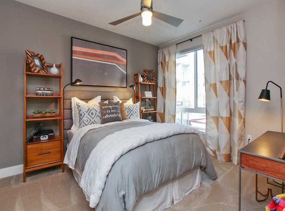 Images AMLI Uptown Orange