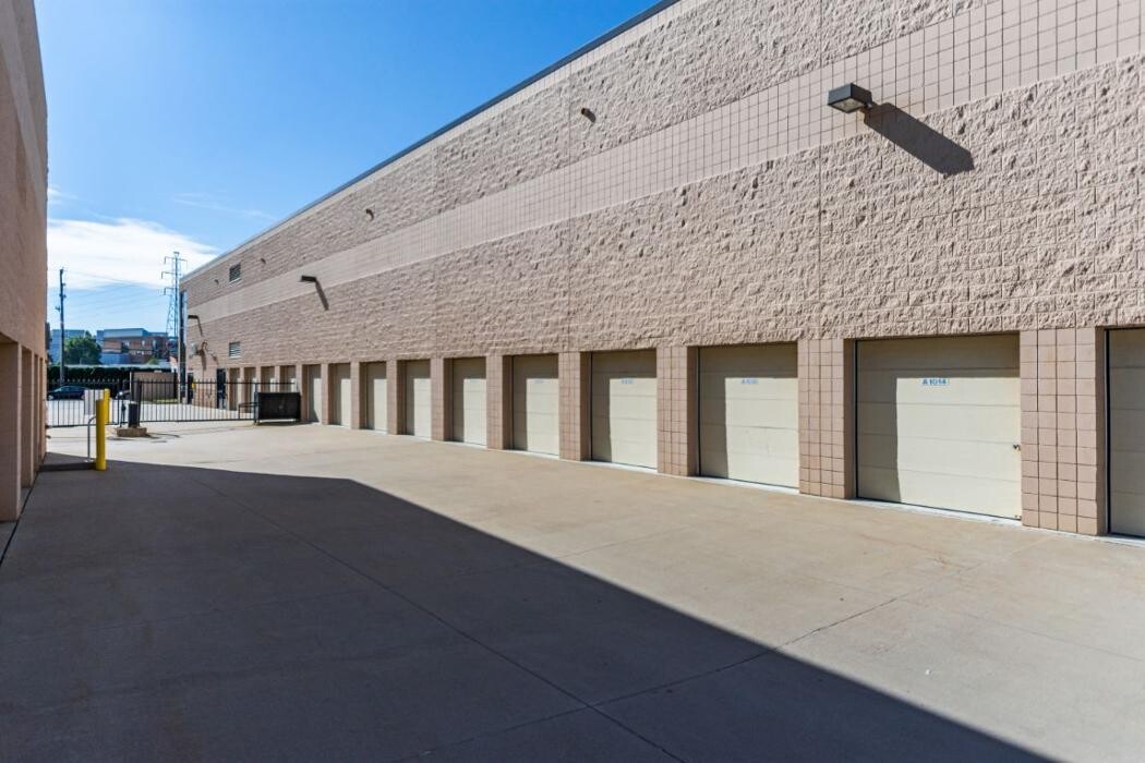 Images National Storage Centers - Royal Oak