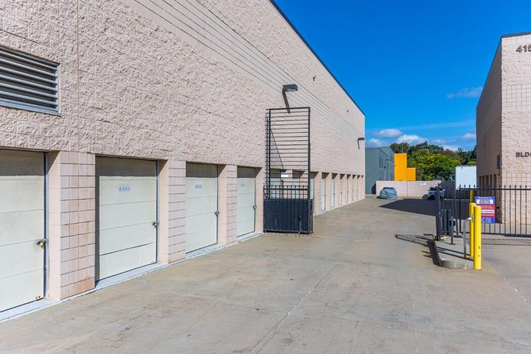 Images National Storage Centers - Royal Oak