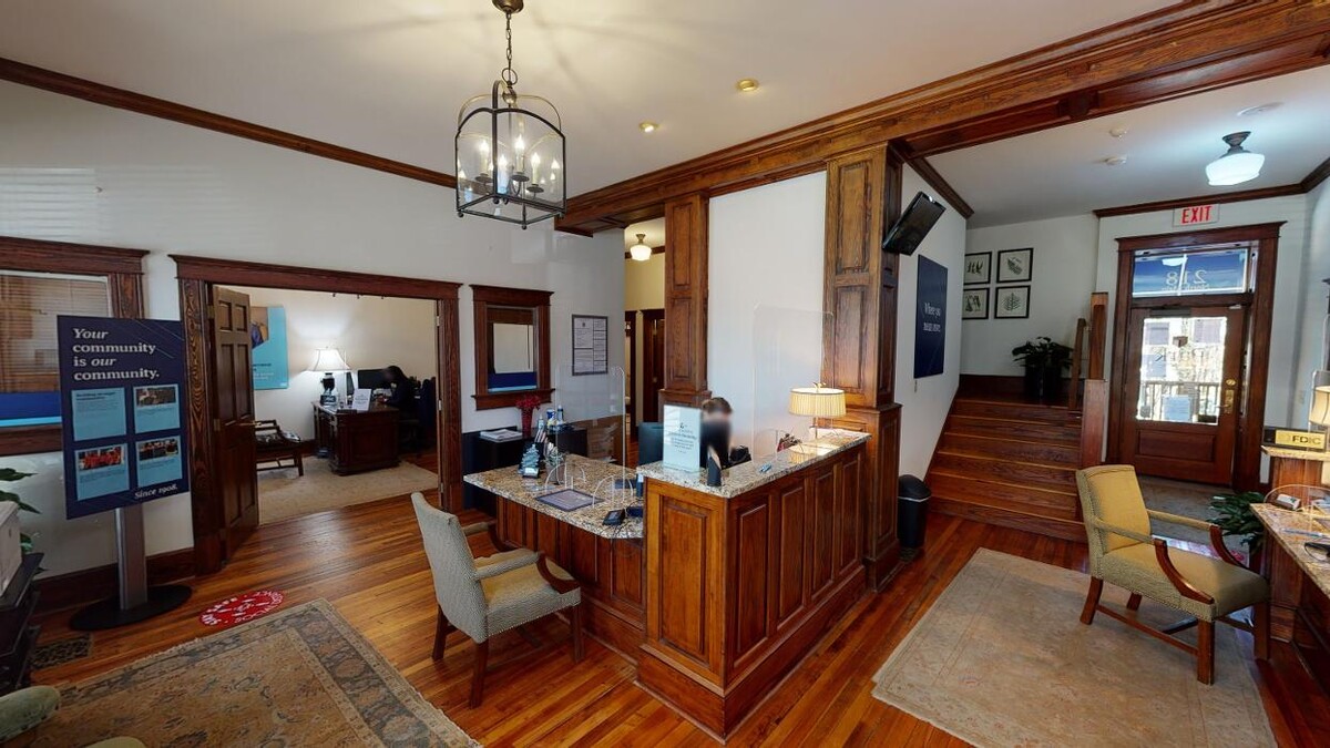 Images Park National Bank: Hendersonville Office