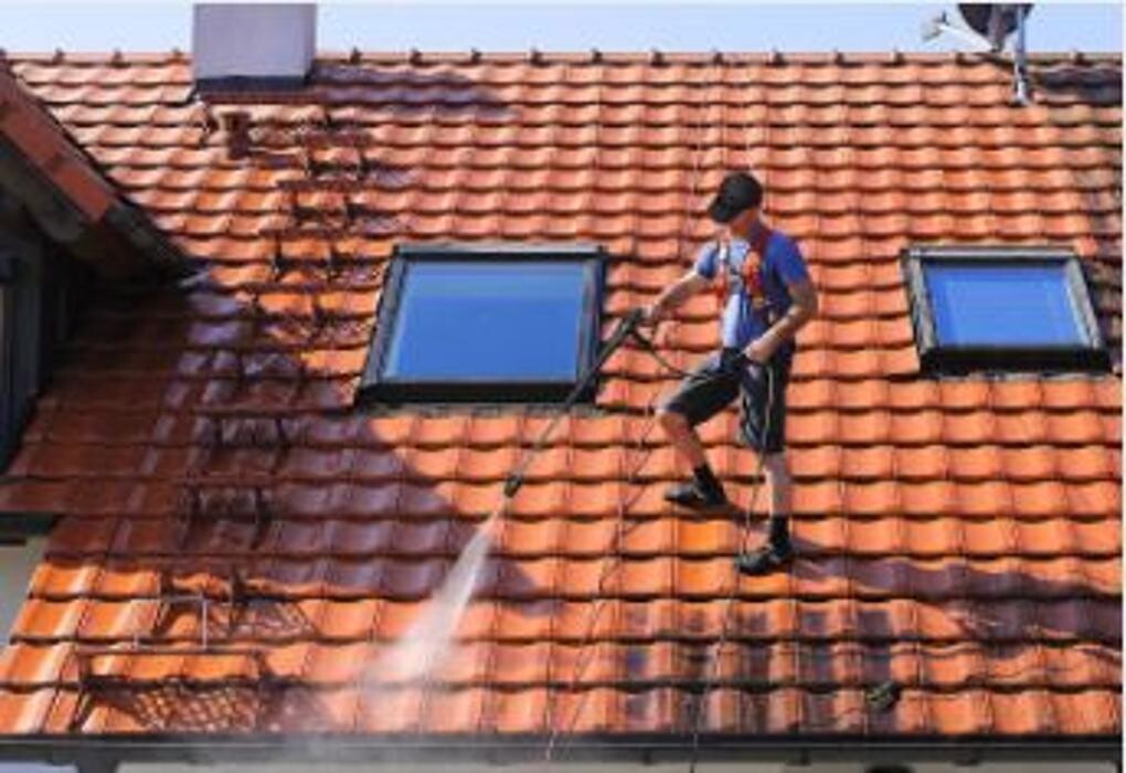 Armbruster Powerwashing & Yardwork Logo