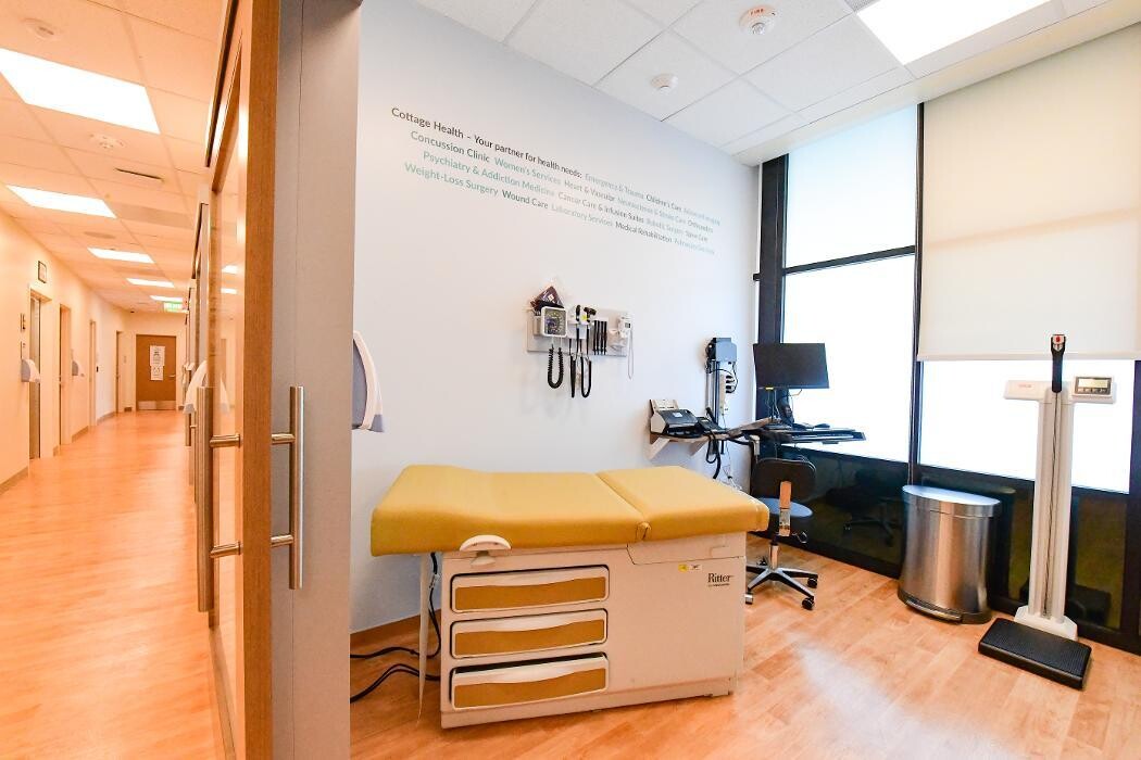 Images Cottage Urgent Care - Ventura - Poinsettia Plaza