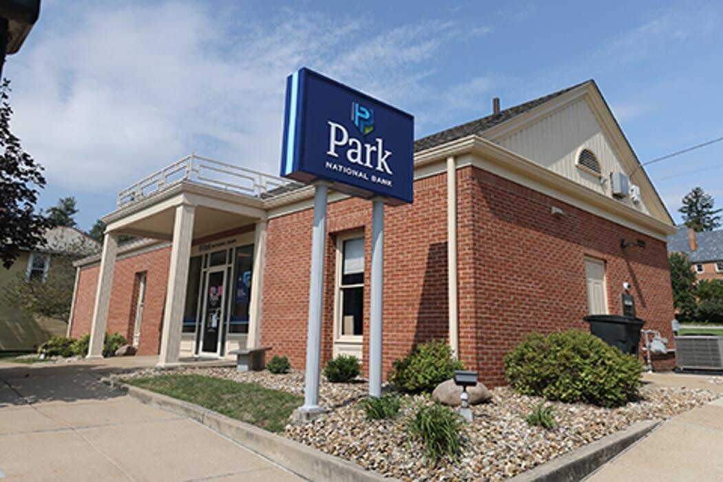 Images Park National Bank: New Concord Office