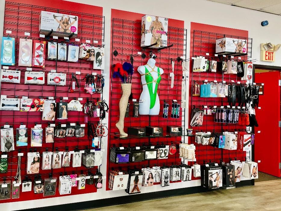 Images Adam & Eve Stores