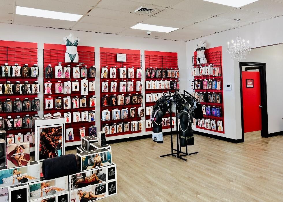 Images Adam & Eve Stores