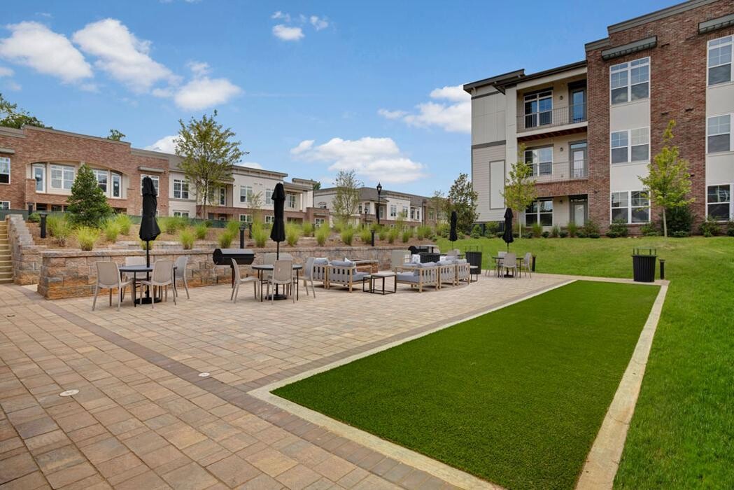 Images Apartments at Eleven240