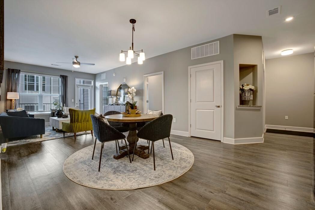 Images Apartments at Eleven240