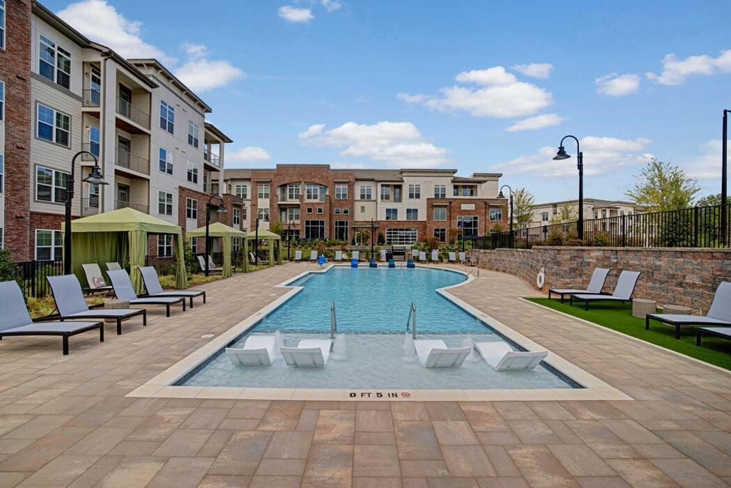 Images Apartments at Eleven240