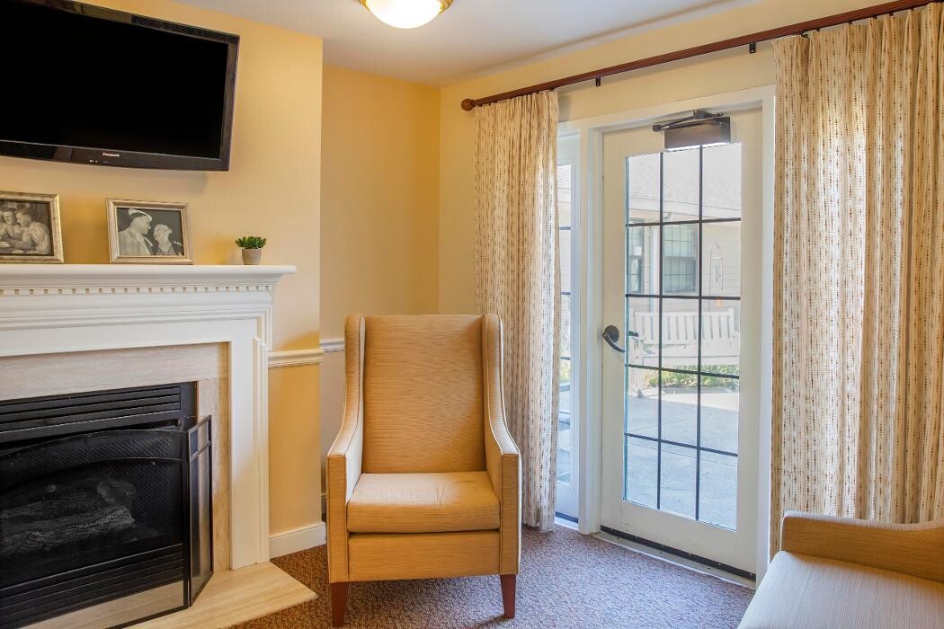 Images Charter Senior Living of Columbia