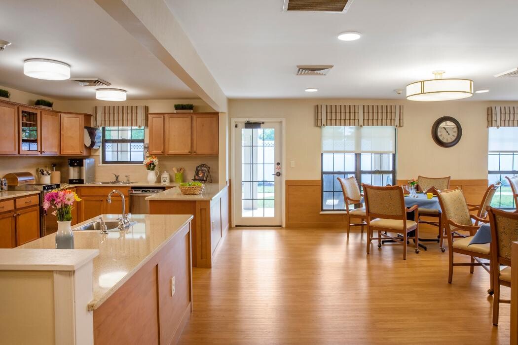 Images Charter Senior Living of Columbia