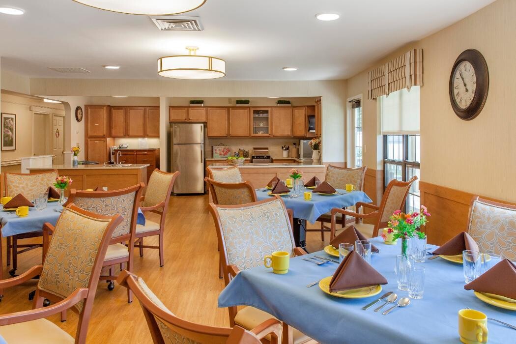 Images Charter Senior Living of Columbia