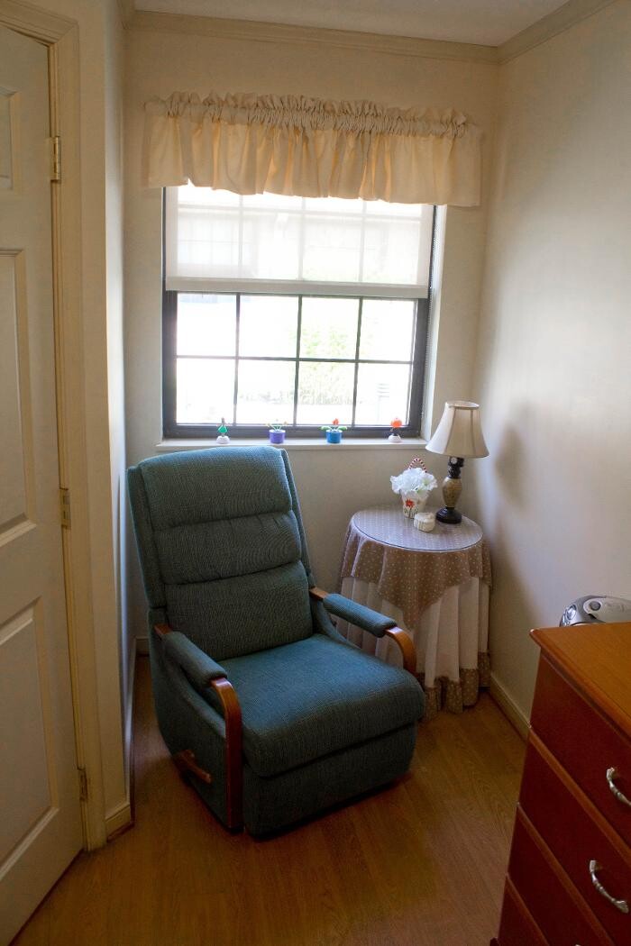Images Charter Senior Living of Columbia