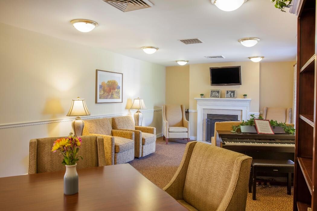 Images Charter Senior Living of Columbia