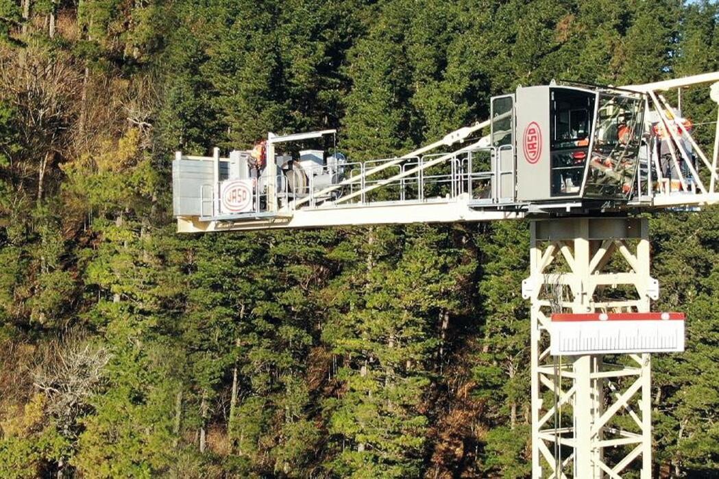 Images Reliable Crane Service