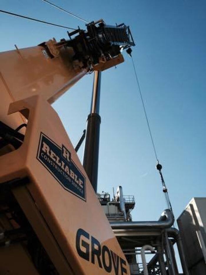 Images Reliable Crane Service