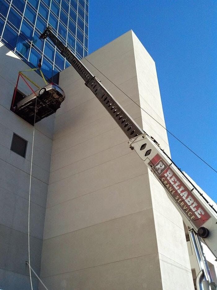 Images Reliable Crane Service